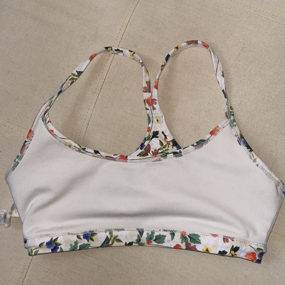 Fabletics Poppy Field Ivory XS Racerback, Seamless Sports Bra - Picture 4 of 15